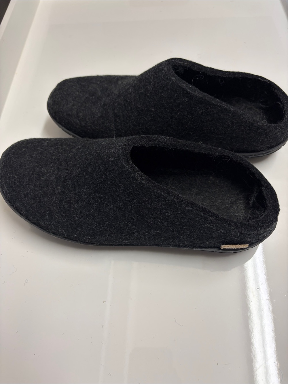 Black Felt Slip-On Loafers — Comfort Indoor/Outdoor